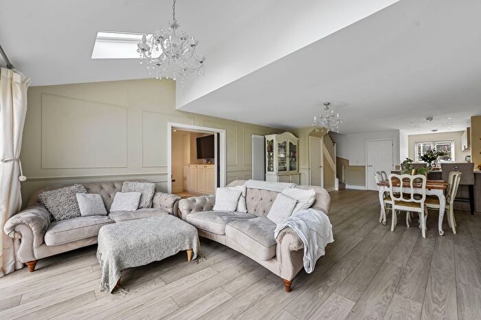 3 Bedroom Terraced House For Sale In Little Dumplings, Broomfield, CM1