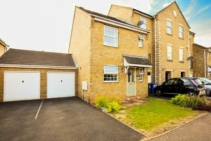 3 Bedroom Semi-Detached House To Rent In Mullein Road, Bicester, Oxfordshire, OX26