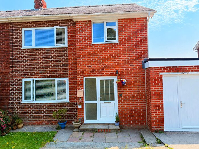 3 Bedroom House To Rent In Lon Y Bedw, Bangor, LL57