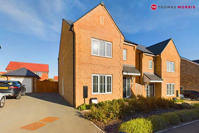 3 Bedroom Detached House For Sale In Peacock Drive, Sawtry, Huntingdon, Cambridgeshire, PE28