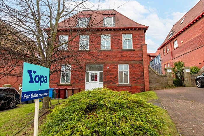 4 Bedroom Semi Detached House For Sale In Constitution Court, Dundee, DD3