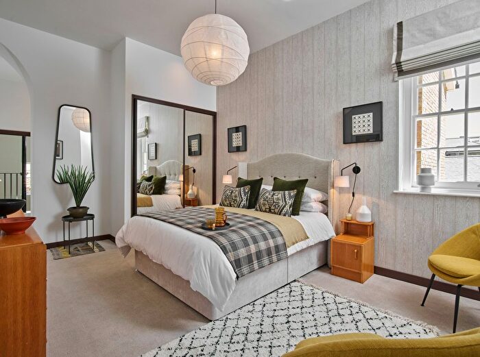 2 Bedroom Flat For Sale In The Head Quarters, Military Headquarters Building, Steeles Road, Aldershot, GU11