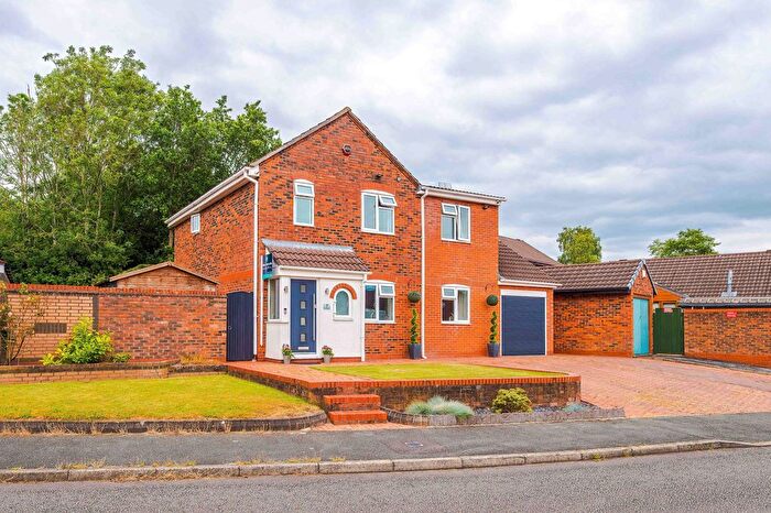 4 Bedroom Detached House For Sale In Rockingham Close, Birchwood, WA3