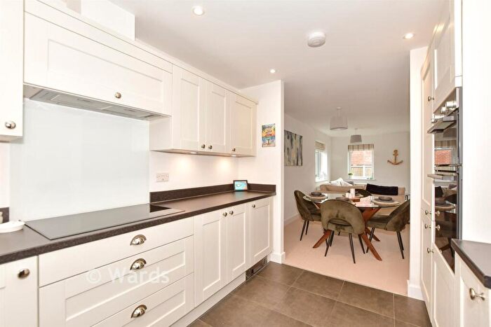 4 Bedroom Detached House For Sale In Bermuda Road, Whitstable, Kent, CT5