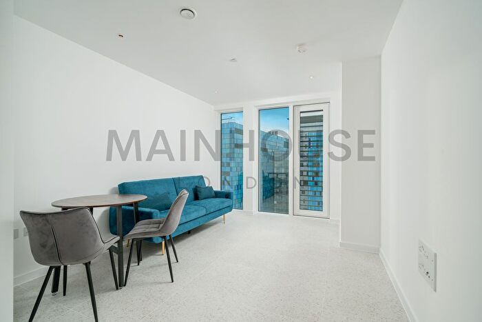 1 Bedroom Flat To Rent In Bouchon Point, The Silk District, London, E1