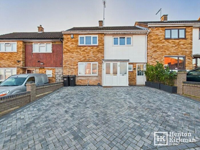 3 Bedroom Terraced House For Sale In Ganels Road, Billericay, Essex, CM11