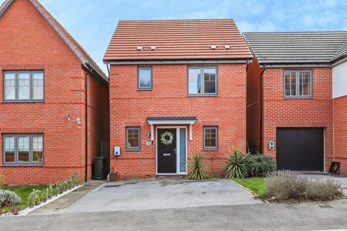 3 Bedroom Detached House For Sale In Heritage Street, Creswell, Worksop, S80