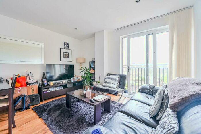 1 Bedroom Flat To Rent In Dowding Drive, Kidbrooke, London, SE9