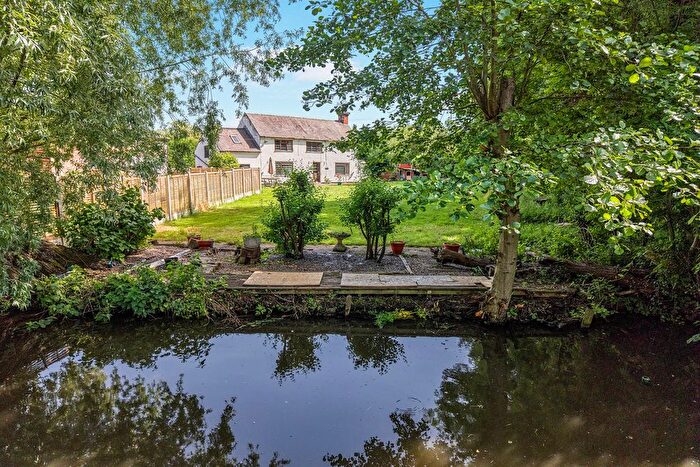 4 Bedroom Detached House For Sale In Laches Lane, Coven, Wolverhampton, WV10