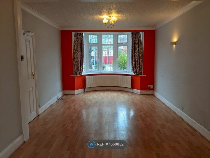 4 Bedroom Terraced House To Rent In Thornhill Gardens, Barking, IG11