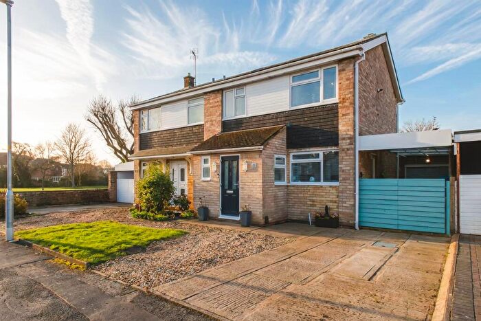 3 Bedroom Semi Detached House For Sale In Swindon, Wiltshire, SN3