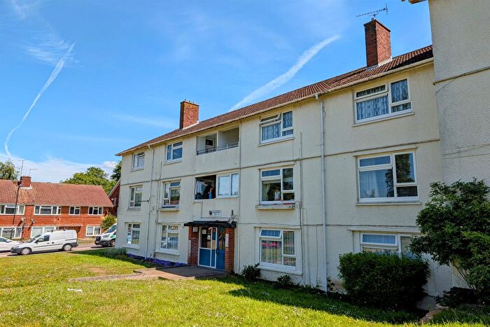 2 Bedroom Flat To Rent In Holmsley Close, Harefield, SO18