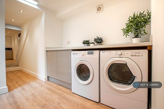 6 Bedroom Terraced House To Rent In College Street, Sheffield, S10