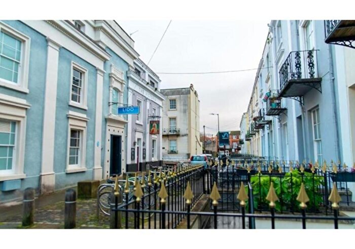 1 Bedroom Flat To Rent In Oakfield Place, Bristol, BS8