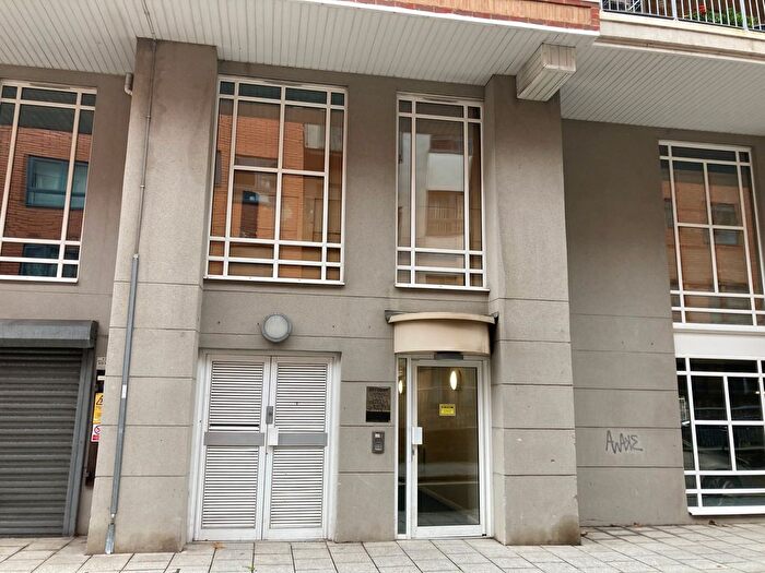 2 Bedroom Property To Rent In City Court, Southampton, SO14