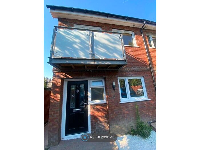 3 Bedroom End Terrace House To Rent In Renshaw Close, London, SE6