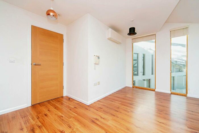 1 Bedroom Penthouse To Rent In Mann Island, L3