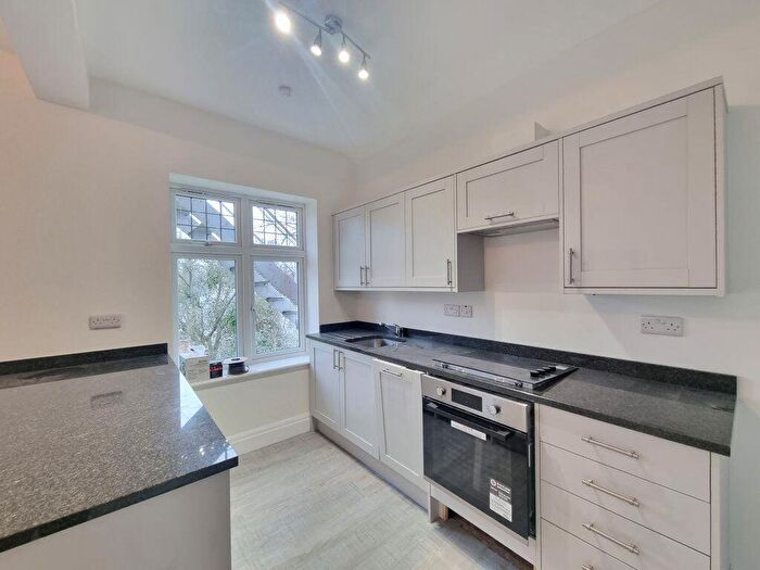 1 Bedroom Flat To Rent In Park Hill Drive, Leicester, LE2