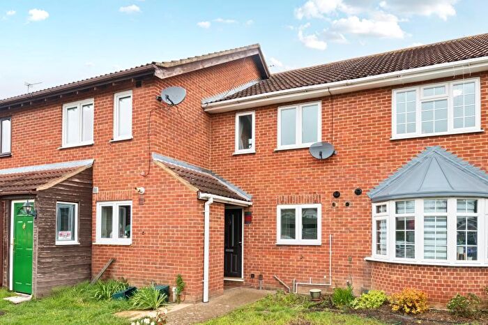 2 Bedroom Terraced House For Sale In Beechwood Avenue, Sunbury On Thames, TW16