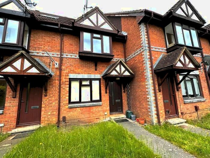 1 Bedroom Flat To Rent In Guernsey Close, Burpham, Guildford, GU4