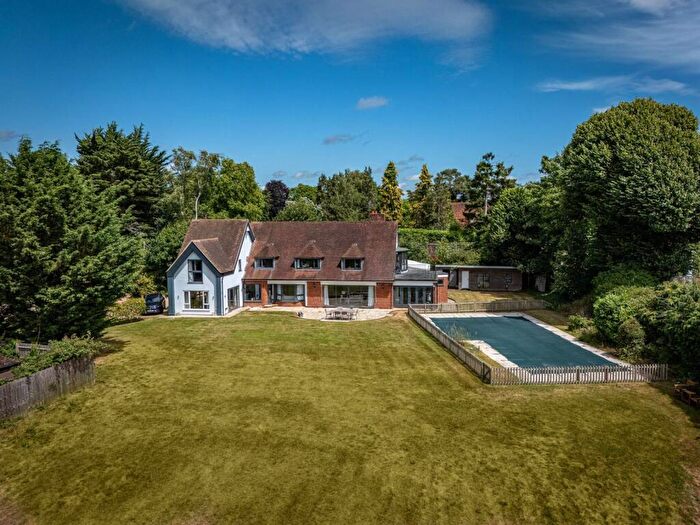 5 Bedroom Detached House For Sale In Alleyns Lane, Cookham Dean, Maidenhead, SL6