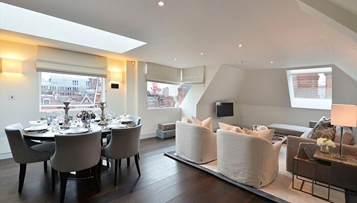 2 Bedroom Flat To Rent In Duke Street, London, W1K