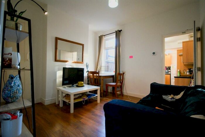 3 Bedroom Terraced House To Rent In Dawlish Road, Selly Oak - Student Property, B29