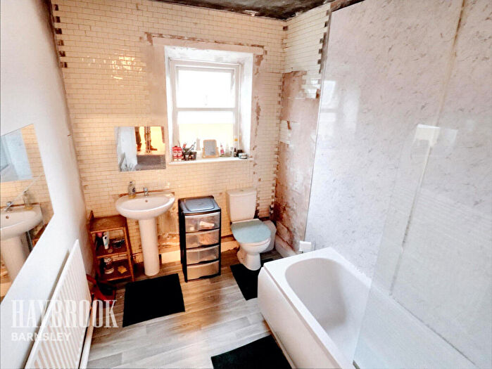 3 Bedroom Terraced House For Sale In Castlereagh Street, Barnsley, S70