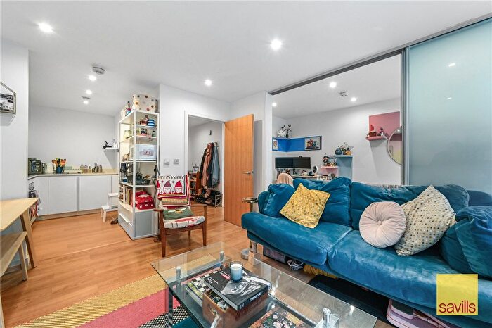 2 Bedroom Flat For Sale In Hudson House, Yeo Street, Bow, London, E3