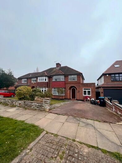 3 Bedroom Semi-Detached House To Rent In Trentwood Side, Enfield, EN2