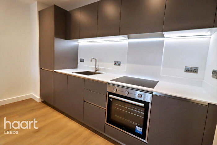 2 Bedroom Apartment For Sale In York Road, Leeds, LS9