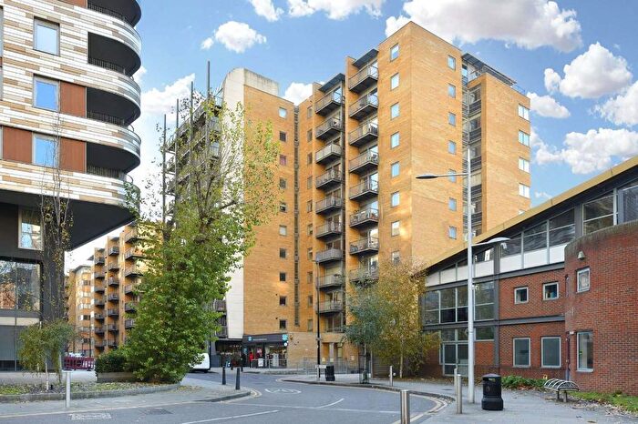 1 Bedroom Flat To Rent In Gainsborough House, Cassilis Road, Canary Wharf, London, E14