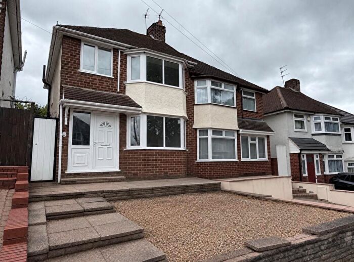 3 Bedroom House To Rent In Woolacombe Lodge Road, Birmingham, B29