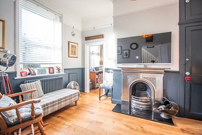 3 Bedroom End Of Terrace House For Sale In Hamlet Road, Southend-on-Sea, SS1