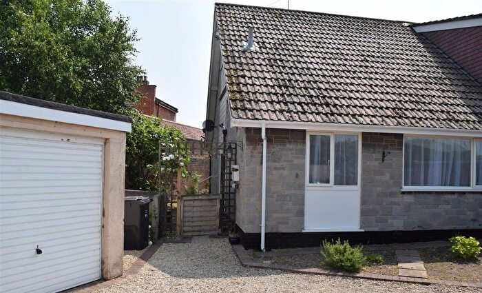 3 Bedroom Semi-Detached Bungalow To Rent In Pinnocks Croft, Berrow, Burnham-On-Sea, TA8