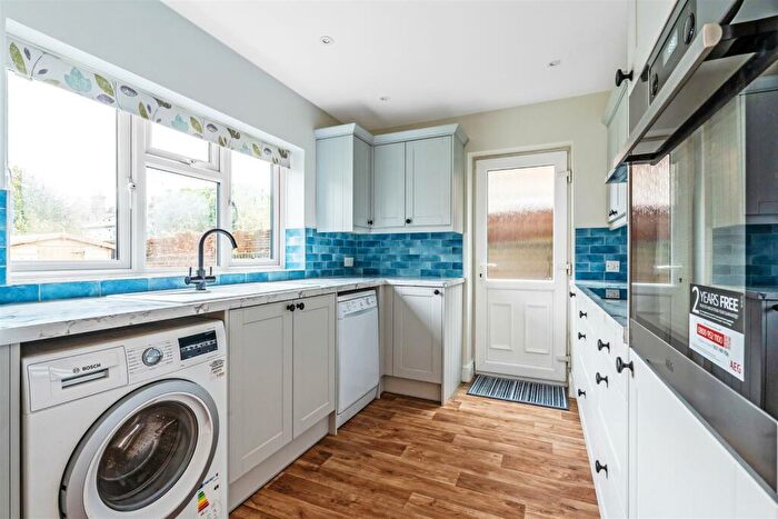 4 Bedroom Detached House For Sale In Poplar Road, Leatherhead, KT22