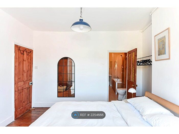 1 Bedroom Flat To Rent In Stoke Newington Church St, London, N16