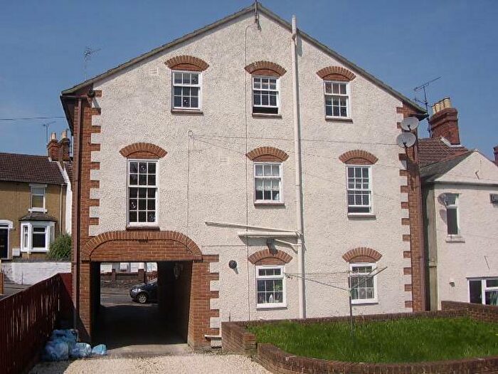 2 Bedroom Flat To Rent In Eastcott Farm House, Eastcott Hill, Old Town, Swindon, SN1