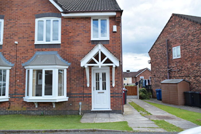 3 Bedroom Semi Detached House To Rent In Lindisfarne Avenue, BB2