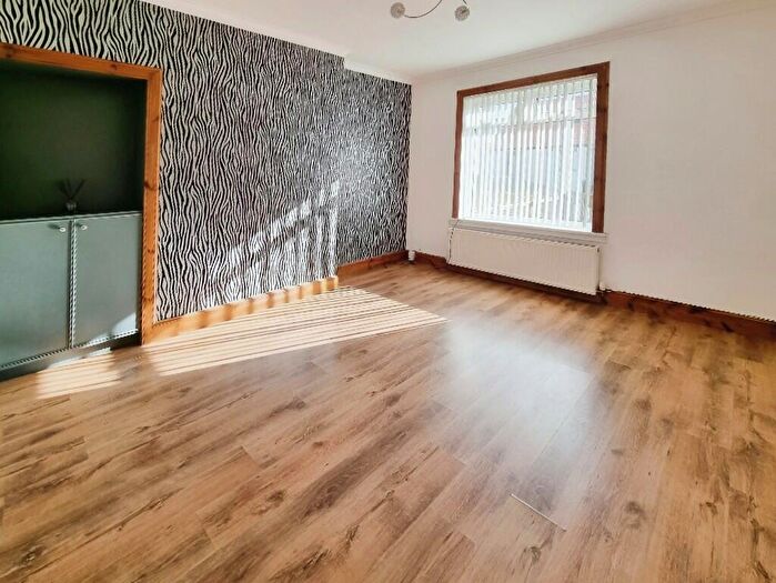 3 Bedroom Flat To Rent In Leven Road, Leven, Fife, KY8