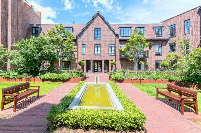 2 Bedroom Flat To Rent In Chandos Way, London, NW11