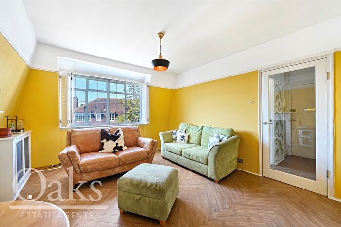 2 Bedroom Flat For Sale In Wavertree Court, Streatham Hill, SW2