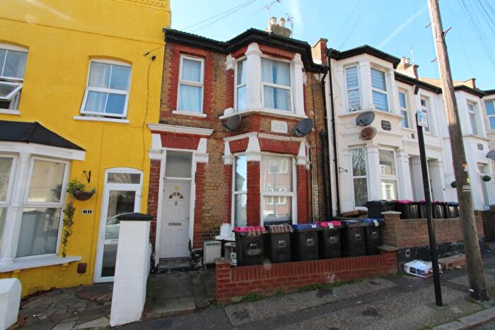 2 Bedroom Flat To Rent In Pleasant Road, Southend On Sea, SS1