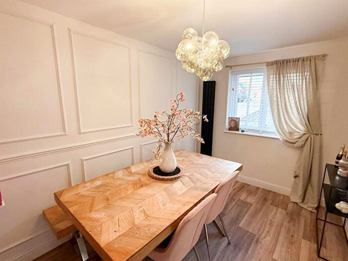 3 Bedroom Semi-Detached House For Sale In Black Abbey Lane, Glusburn, BD20