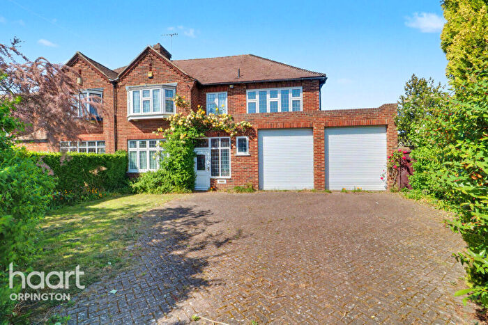 4 Bedroom Semi-Detached House For Sale In Midfield Way, Orpington, BR5