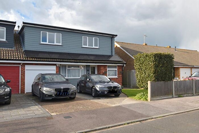 4 Bedroom Semi Detached House For Sale In Sycamore Close, Lydd, Romney Marsh, TN29