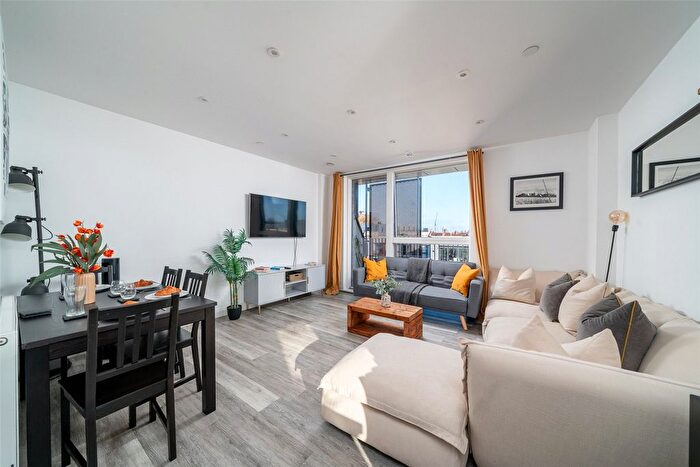 2 Bedroom Flat For Sale In Scena Way, London, SE5