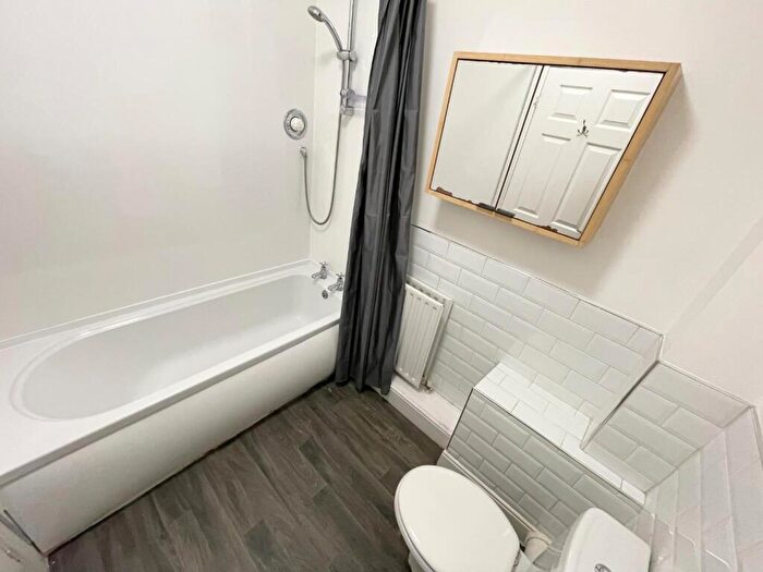 2 Bedroom Apartment To Rent In Brewery Stables, Blandford Square, Newcastle Upon Tyne, NE1