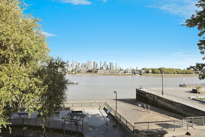 2 Bedroom Flat For Sale In Welland Street, London, SE10