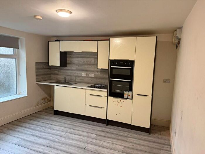 1 Bedroom Flat To Rent In Thompson Street, Burnley, Lancashire, BB12